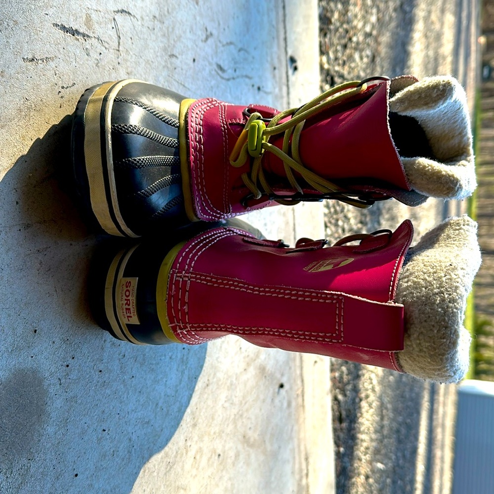 Kids size 4 Sorel winter boots